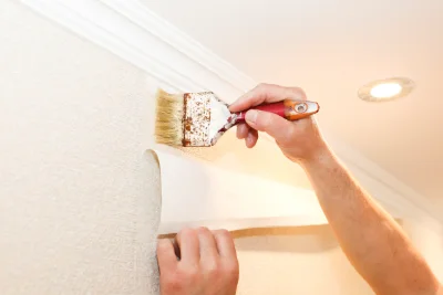 Pose de papier peint à Punchy — revêtements muraux et toiles de verre